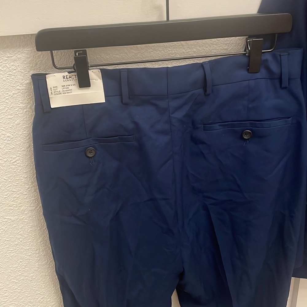 Kenneth Cole Reaction Suit - Picture 5 of 6
